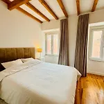 Castle Homestay szállás *